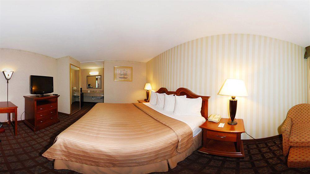 Quality Inn & Suites Northampton - Amherst Exteriér fotografie