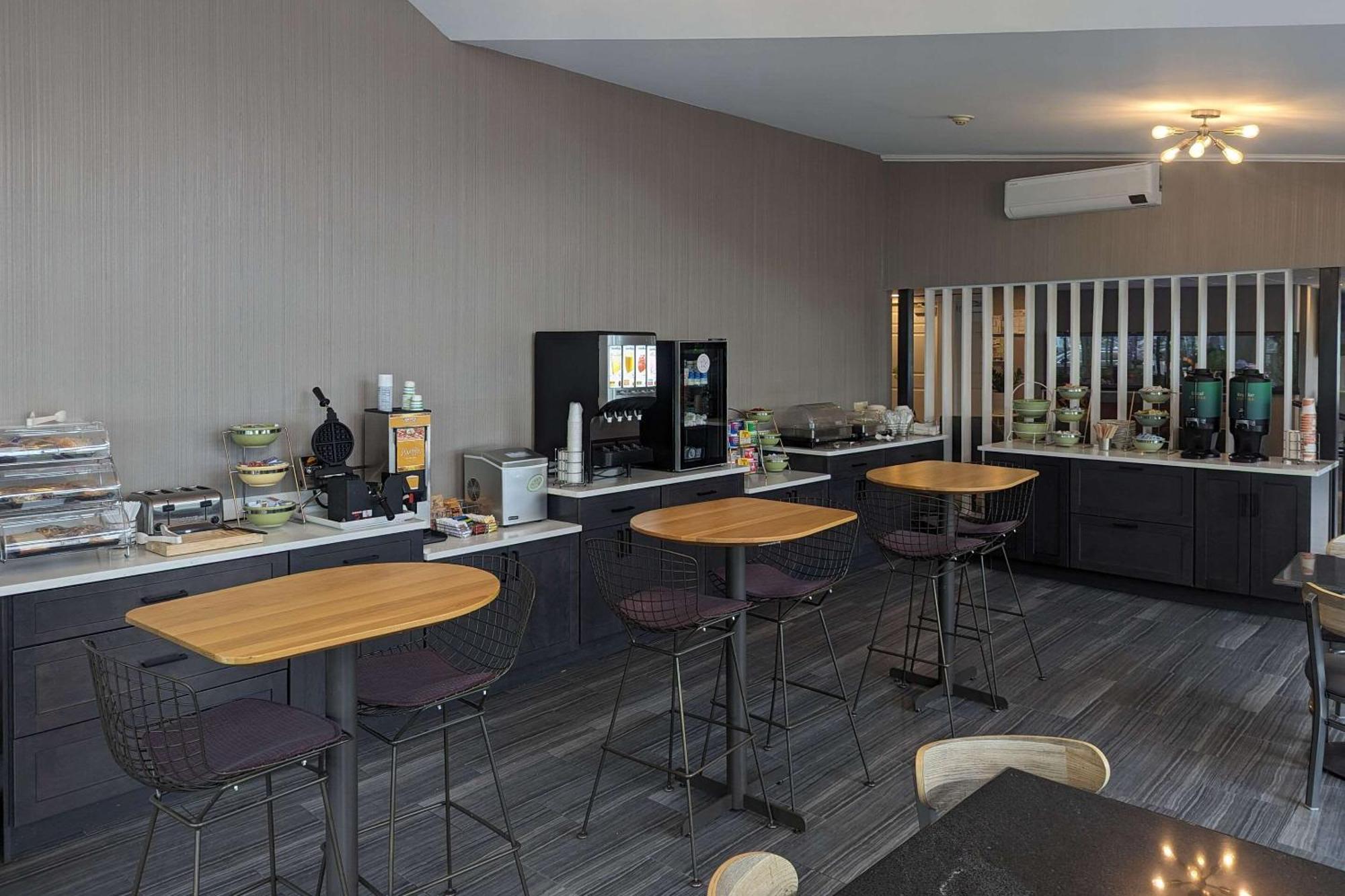 Quality Inn & Suites Northampton - Amherst Exteriér fotografie